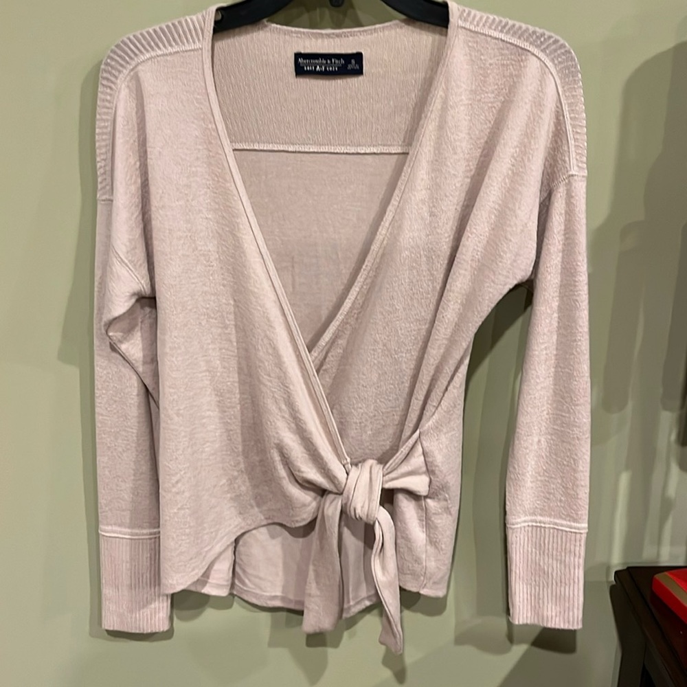 Abercrombie & Fitch Long Sleeve Soft & Cozy Wrap/Crossover Sweater. Size XS.
